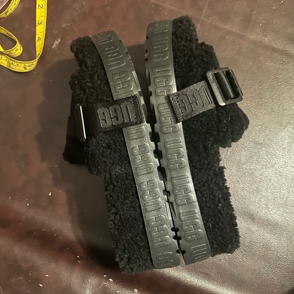 Ugg slip ons - Picture 9 of 10